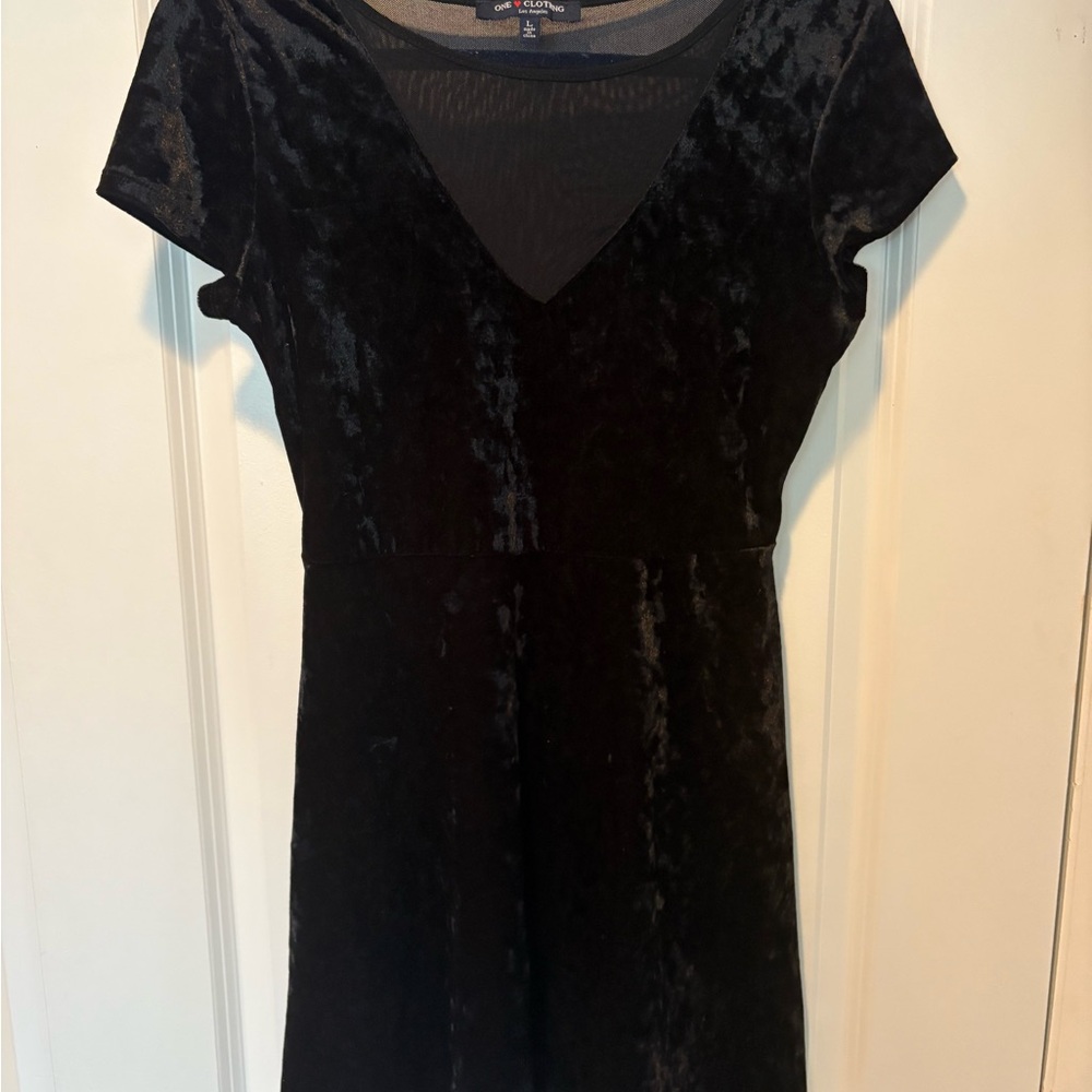Black Velvet Short Sleeve Dress